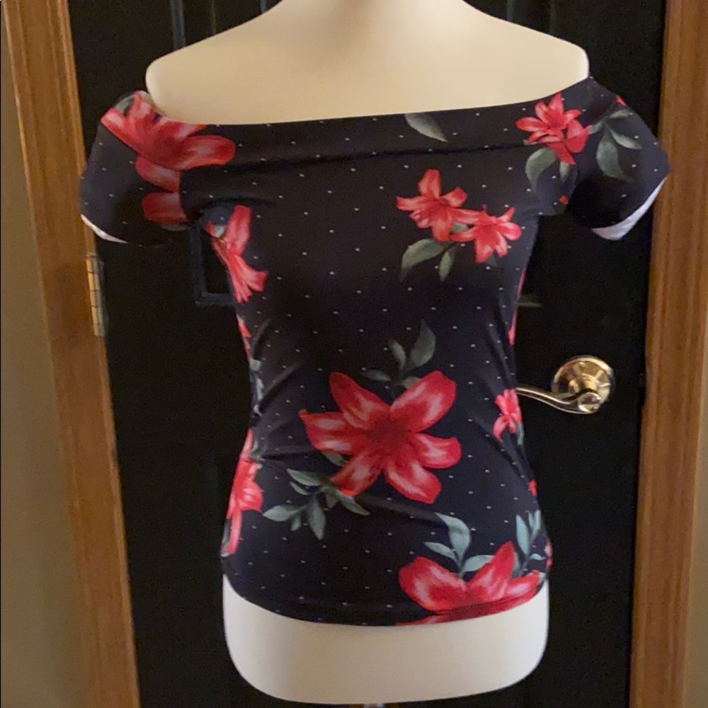 NWT Guess Floral Top